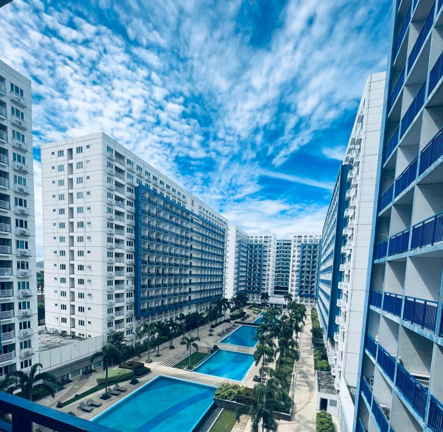 Sea Residences Moa-Eric Apartments Manila Bagian luar foto